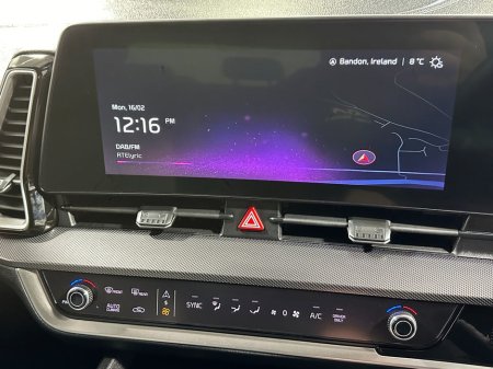 2025 Kia Sportage Plug-in Hybrid 4x4 €44,800 thumbnail