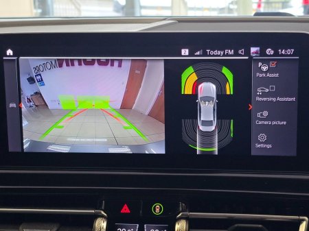 2023 BMW 8 Series - thumbnail 10