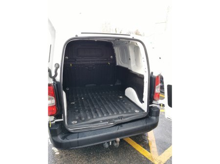 2021 Citroen Berlingo LX 1.5 BLUEHDI 75 S&S 650KG M €15,000 thumbnail