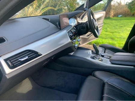 2018 BMW 5 Series - thumbnail 17