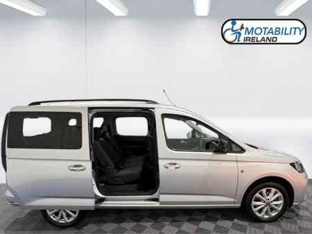 2022 Volkswagen Caddy Maxi Life Wheelchair Accessible €43,995 thumbnail