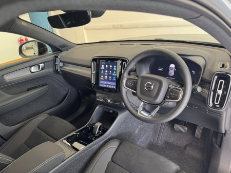 2026 Volvo EC40 - thumbnail 17