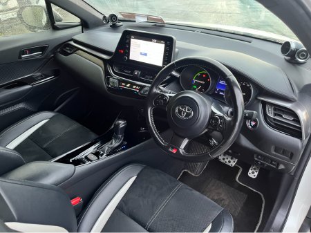 2019 Toyota C-HR GR SPORT AUTOMATIC HYBRID 1.8 PETROL //REVERSE CAMERA//KEYLESS ENTRY//HALF LEATHER SEATS//ADAPTIVE CRUISE CONTROL// thumbnail