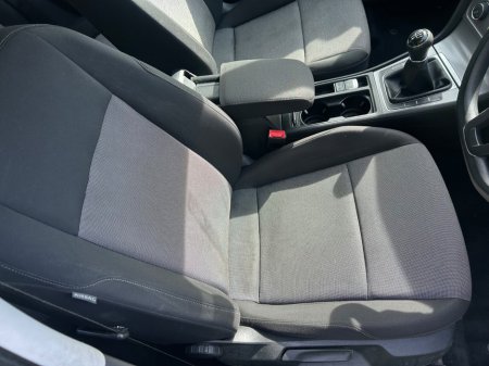 2013 Volkswagen Golf - thumbnail 12