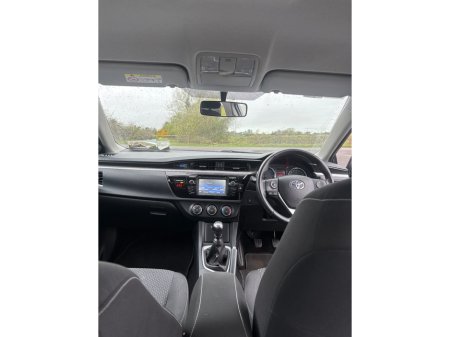 2016 Toyota Corolla - thumbnail 5