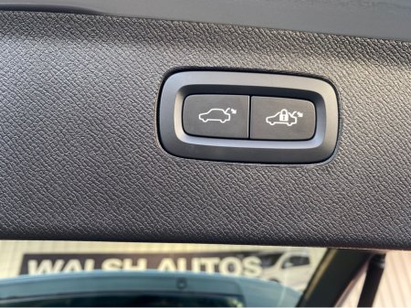 2023 Volvo XC90 2.0 T8 CORE 455BHP 5DR 7S €54,950 thumbnail