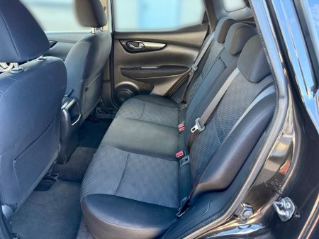 2016 Nissan Qashqai - thumbnail 17