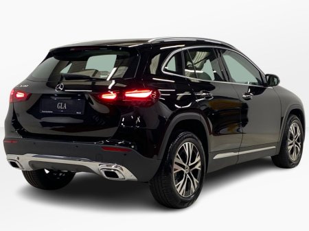 2026 Mercedes-Benz GLA Class - view 3