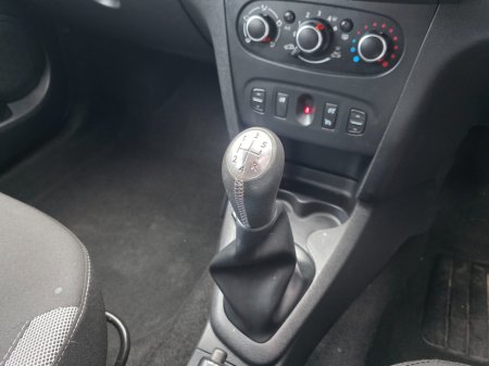 2017 Dacia Sandero Stepway 1.5 dCi 90 STEPWAY SIGNATURE €5,950 thumbnail