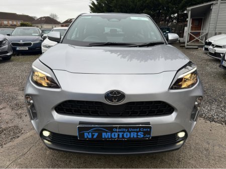 2025 Toyota Yaris Cross 1.5 LUNA AUTO €26,950 thumbnail