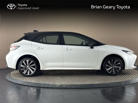2023 Toyota Corolla HYBRID LUNA SPORT H/B €26,950 thumbnail