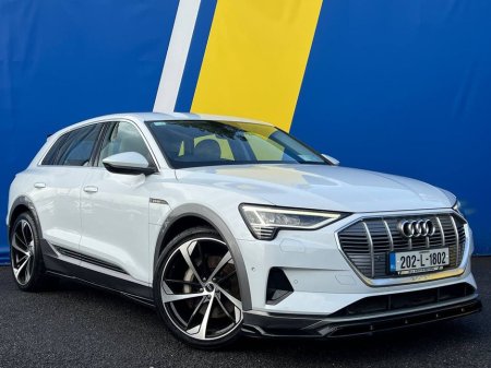 2020 Audi e-tron RS-PERFORMANCE 50 QUATTRO // LEATHER HEATED SEATS // ADAPTIVE AIR SUSPENSION // DUAL ZONE CLIMATE CONTROL // DIGITAL CLUSTER