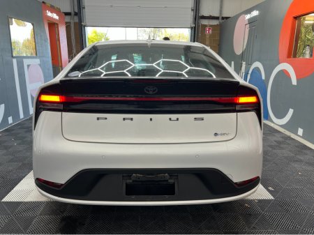 2024 Toyota Prius - photo 3