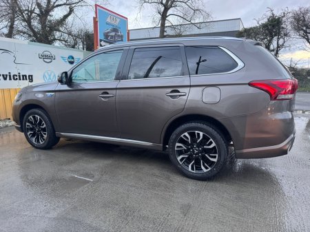 2016 Mitsubishi Outlander - thumbnail 19