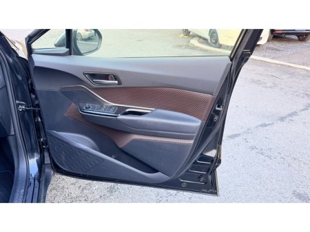 2019 Toyota C-HR 1.8 HYBRID LUNA €22,499 thumbnail