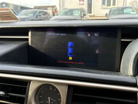 2016 Lexus IS 300 h - thumbnail 4