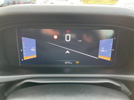 2025 Jeep Avenger 1.2 PETROL 100HP MT Altitude thumbnail