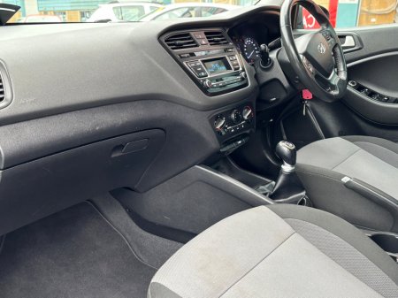 2017 Hyundai i20 1.2 Deluxe €9,750 thumbnail