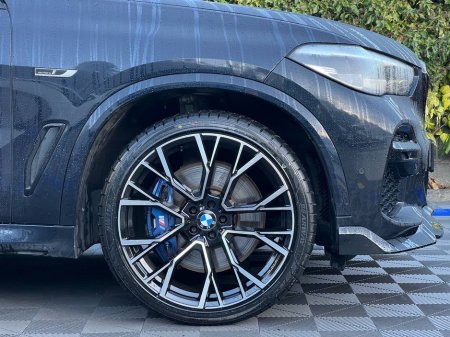2022 BMW X5 M-SPORT COMPETITION XDRIVE45e 3.0 PLUG-IN HYBRID // APPLE CARPLAY // M COMPETITION BODYSTYLING PACKAGE // ADAPTIVE AIR SUSPENSION €52,900 thumbnail