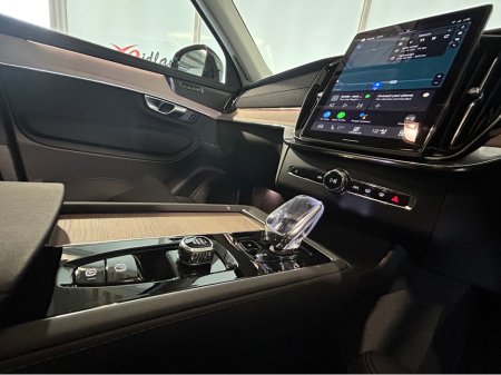 2025 Volvo XC90 - thumbnail 8