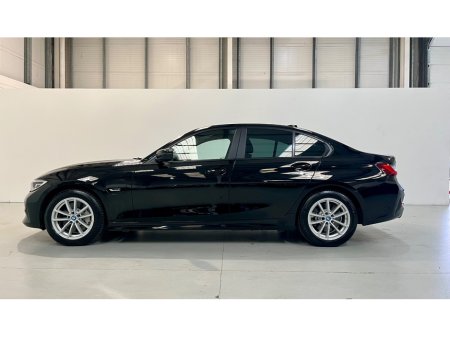 2021 BMW 3 Series - thumbnail 5