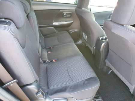 2018 Toyota Prius+ - thumbnail 21