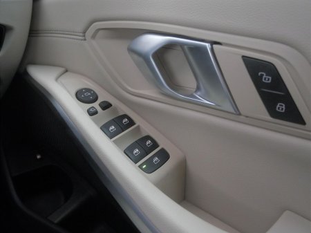 2025 BMW 3 Series - thumbnail 19