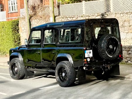 2011 Land Rover Defender - thumbnail 11