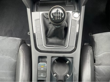 2018 Volkswagen Passat - thumbnail 15