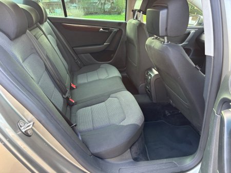 2012 Volkswagen Passat - thumbnail 5