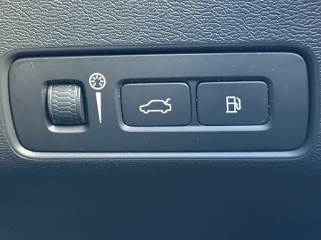 2023 Volvo XC40 - thumbnail 25