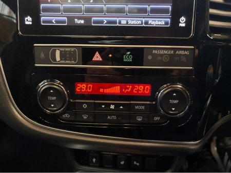 2019 Mitsubishi Outlander OUTL PHEV S-EDI S-EDITION 4DR AUTO €20,999 thumbnail