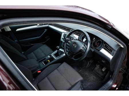 2017 Volkswagen Passat - thumbnail 12