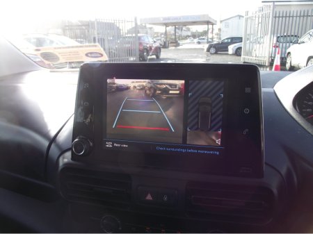 2019 Peugeot Rifter ALLURE 1.5 HDI 100PS 5DR MPV €17,950 thumbnail