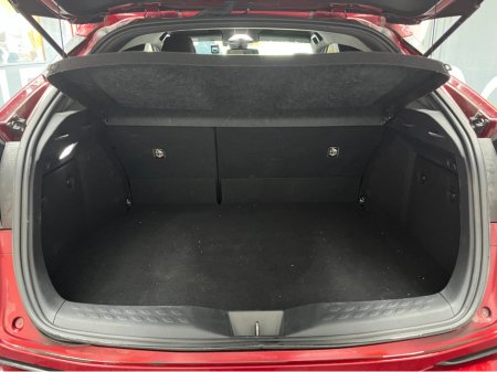 2019 Toyota C-HR 2019 TOYOTA C-HR G 1.8 AUTOMATIC / CRUISE CONTROL / REVERSE CAMERA / HEATED SEATS AND MORE thumbnail