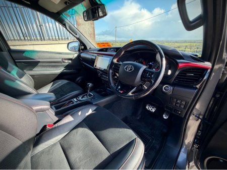 2023 Toyota Hilux - thumbnail 15