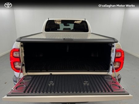 2024 Toyota Hilux HILUX 2.8 INVINCIBLE AUTO €44,000 thumbnail