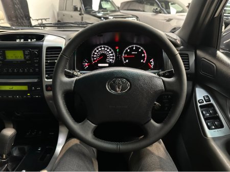 2004 Toyota Landcruiser - thumbnail 24