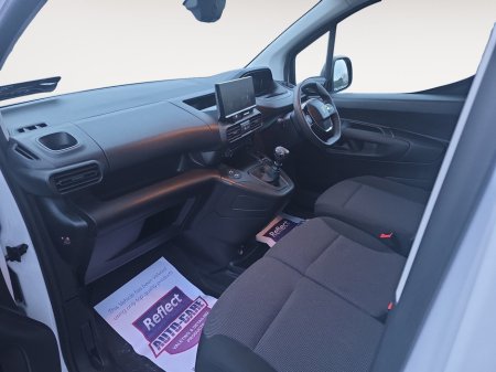 2024 Peugeot Partner  €18,658 thumbnail