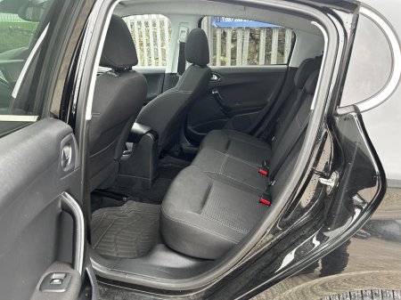 2016 Peugeot 208 - thumbnail 12