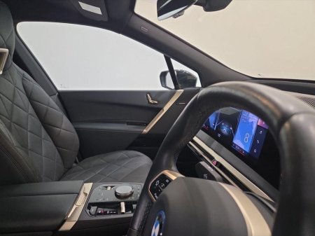 2023 BMW iX xDrive40 M Sport Edition €52,950 thumbnail