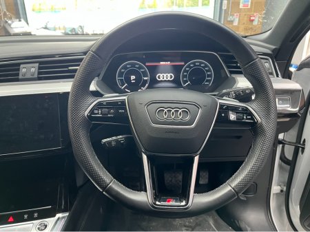 2022 Audi e-tron - thumbnail 8