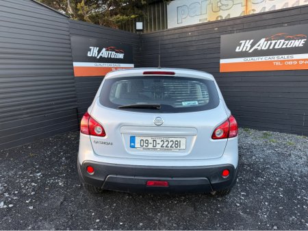 2009 Nissan Qashqai 1.6 SE 5DR €3,495 thumbnail