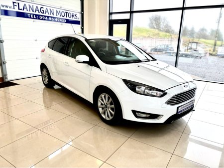 2016 Ford Focus - thumbnail 6