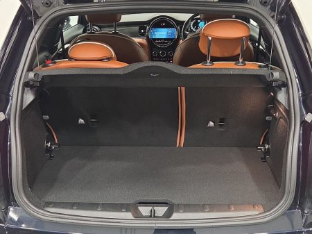 2023 MINI Hatch 3-Door Cooper Exclusive €30,950 thumbnail