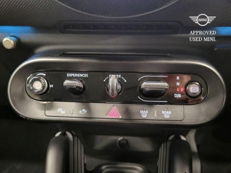 2024 MINI Hatch Cooper E €23,975 thumbnail