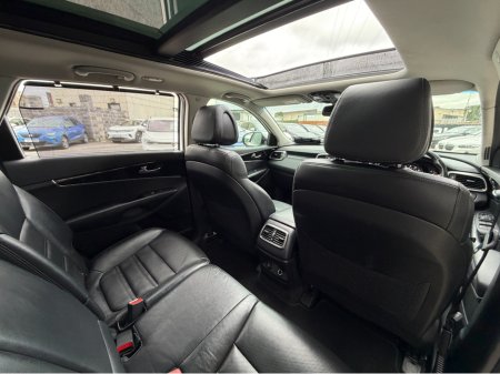 2016 Kia Sorento - thumbnail 24