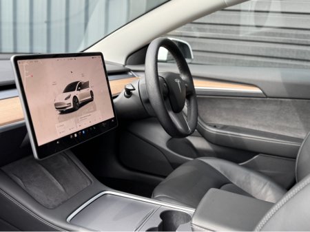 2022 Tesla Model 3 RWD MODEL 3 €23,950 thumbnail