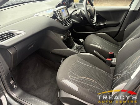 2014 Peugeot 208 - thumbnail 8