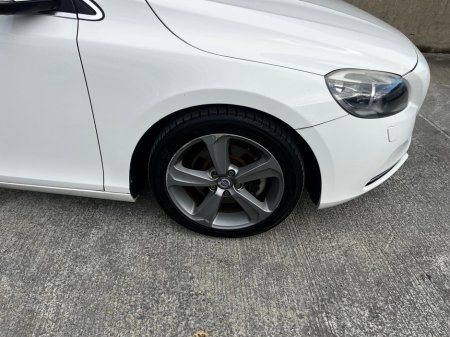2014 Volvo V40 Volvo V40 T4  1.6 petrol auto €11,500